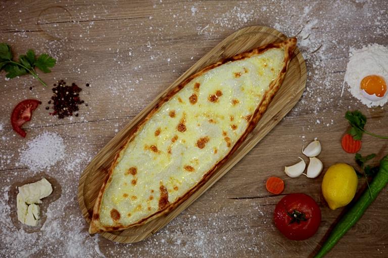Kaşarlı Pide